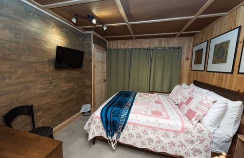 Petite-Riviere-Saint-Francois Hotel | Discover Auberge Le Four à Pain: 9.4/10 & Family-Friendly Amenities