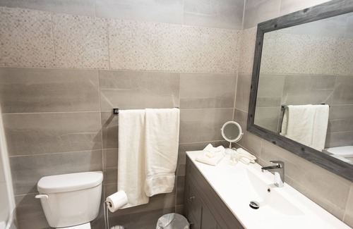 Petite-Riviere-Saint-Francois Hotel | Discover Auberge Le Four à Pain: 9.4/10 & Family-Friendly Amenities