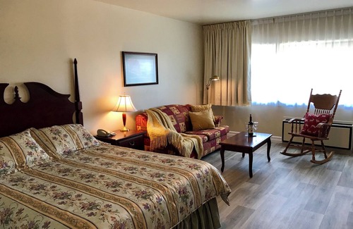 La Pocatiere Hotel | Eco-Friendly Retreat at Auberge Cap Martin with Breakfast
