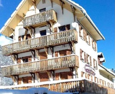 Saint-Colomban-des-Villards Apartment | Pet-Friendly Retreat at Auberge du Glandon - Rated 8.3/10