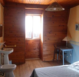 Mirandol-Bourgnounac Hotel | Discover Auberg'IN: Pet-Friendly Oceanfront Retreat
