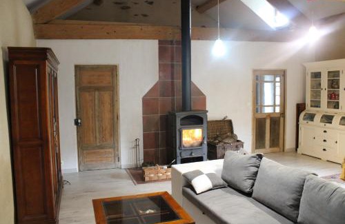 La Salvetat-Peyrales House | Discover Comfort at Auberg'IN Gîte - Pet & Child Friendly