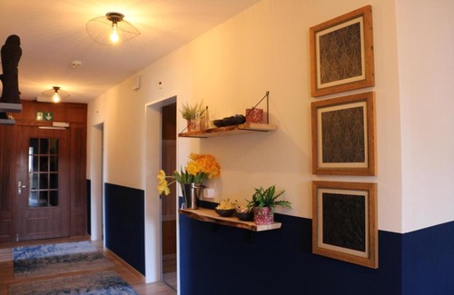 Tannay Hotel | Discover Auberge Au Lion d'Or: Pet-Friendly Retreat