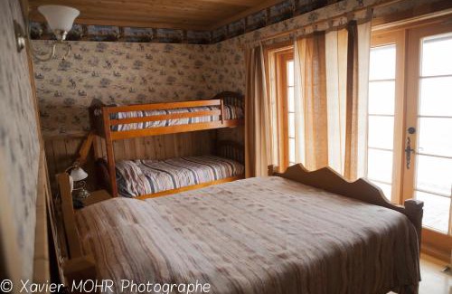 Sainte-Famille Hotel | Oceanfront Getaway at Auberge au Poste de Traite