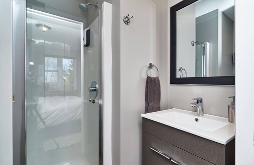 Magog Bed & Breakfast | Discover Auberge Aux Deux Pères: Rated 9.8 with Pool & Dining