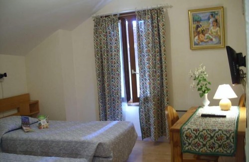 Anthy-sur-Leman Hotel | Family-Friendly Stay at Auberge d'Anthy with Restaurant