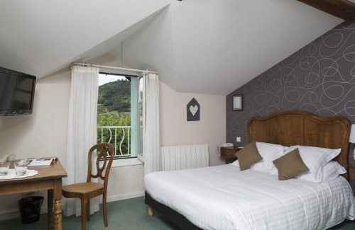 Vaux-en-Beaujolais Hotel | Discover Auberge de Clochemerle: Spa & Gastronomic Dining
