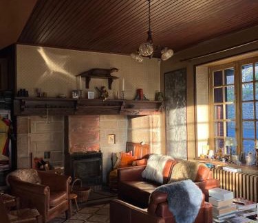 Saint-Cirgues-la-Loutre Bed & Breakfast | Discover Auberge des Ruines de Merle - Pet-Friendly Retreat