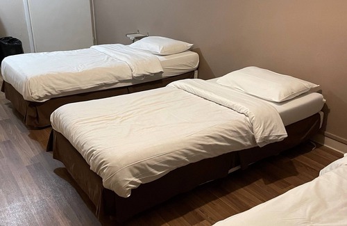 Blanquefort Hostel | Discover Otellia Hostel: Family-Friendly with Spa & Dining
