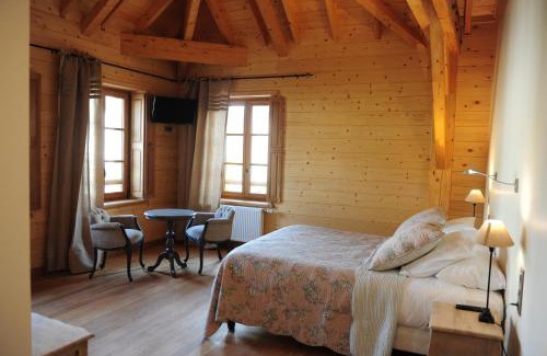 Signy-lAbbaye Hotel | Experience Comfort at Auberge De L'abbaye - Guest Rated 9/10