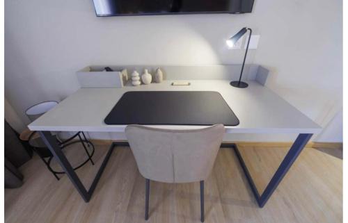 Mies Hotel | Comfortable Stay at Auberge de La Couronne - Pet Friendly
