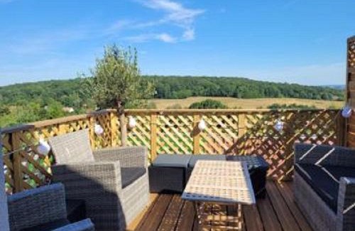Saint-Remy-l'Honore Bed & Breakfast | Discover Auberge de la Garenne: Guest Rated 9/10 with Breakfast
