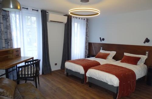 Saint-Remy-l'Honore Bed & Breakfast | Discover Auberge de la Garenne: Guest Rated 9/10 with Breakfast