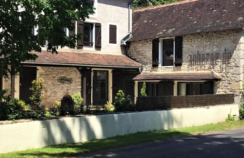 Cabrerets Bed & Breakfast | Discover Auberge de la Sagne: Family-Friendly with Pool