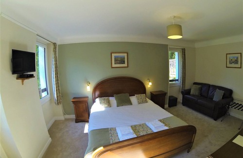 Cabrerets Bed & Breakfast | Discover Auberge de la Sagne: Pool, Breakfast & Family Fun
