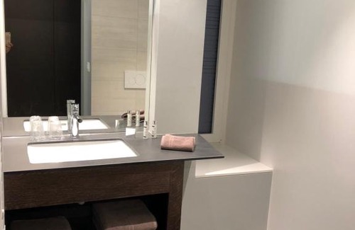 Trelex Hotel | Pet Friendly Auberge de la Tour with Top-Rated Amenities