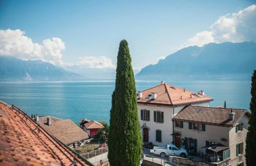 Rivaz Hotel | Relaxing Auberge de Rivaz: Pet-Friendly with Ocean Views