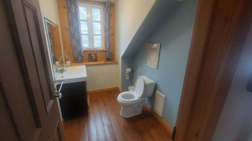 Mauricie Apartment | Discover Relaxation at Auberge des Elphes - Pet Friendly Escape