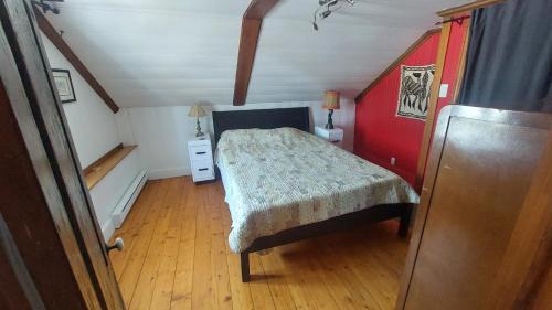 Mauricie Apartment | Discover Relaxation at Auberge des Elphes - Pet Friendly Escape