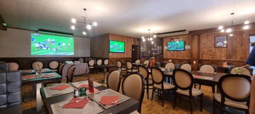 Peyrat-le-Chateau Hotel | Pet-Friendly Stay at Auberge du Bois de l'étang & Motel les Tilleuls