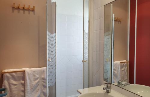 Peyrat-le-Chateau Hotel | Pet-Friendly Stay at Auberge du Bois de l'étang & Motel les Tilleuls