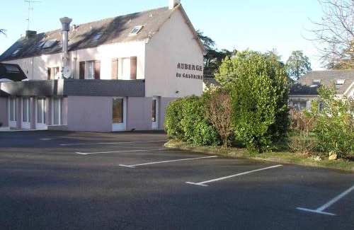 Pontchateau Hotel | Cozy Auberge du Calvaire: Family-Friendly Dining Awaits