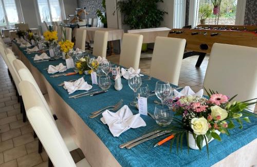 Pontchateau Hotel | Cozy Auberge du Calvaire: Family-Friendly Dining Awaits