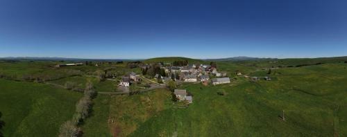 Montgreleix Hotel | Welcoming Auberge du Cezallier: Rated 8.9/10 with Great Amenities