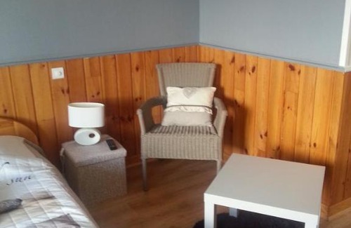 Saint-Paul-de-Salers Hotel | Inviting Auberge du Col de Neronne: Family-Friendly Stay