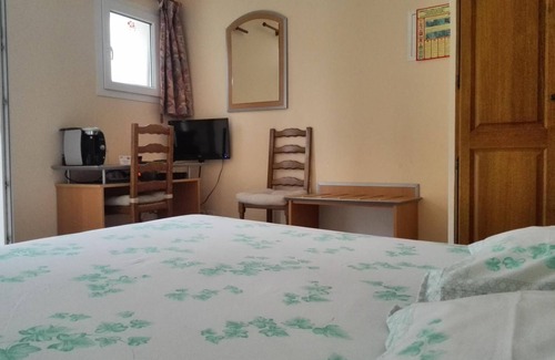 Sillans-la Cascade House | Discover Auberge du Grand Chêne with Family-Friendly Amenities