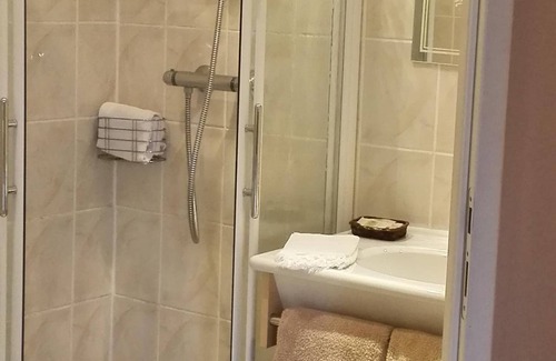 Sillans-la Cascade House | Discover Auberge du Grand Chêne with Family-Friendly Amenities