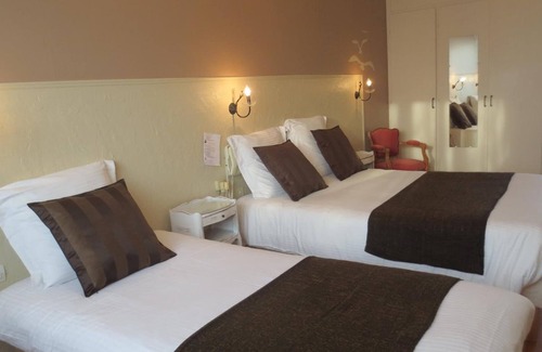 Silly-sur-Nied Hotel | Discover Auberge du Gros: Family-Friendly Retreat Awaits