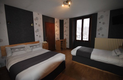 La Chaux-du-Dombief Hotel | Discover Auberge du Hérisson: Family-Friendly Retreat