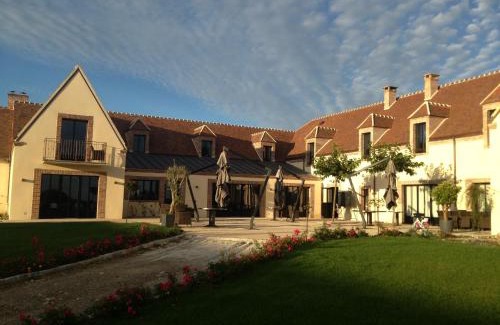 Manou Hotel | Charming Auberge du Moulin à Vent: Guest Rated 8.9/10