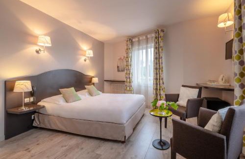 Saint-Felix-Lauragais Hotel | Inviting Auberge du Poids Public Hotel with Family-Friendly Amenities