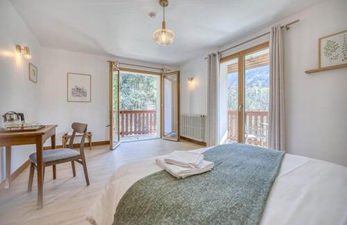 Gruffy Hotel | Discover Auberge du pont de l'Abîme: Pet-Friendly Retreat