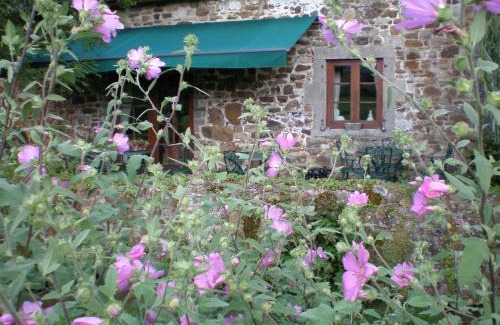 Heyd Hotel | Discover Auberge du Val d'Aisne: Pet-Friendly Retreat