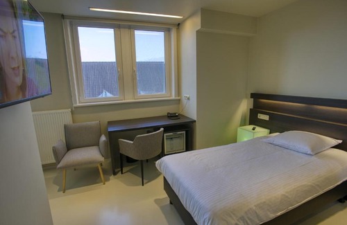 Enghien Hotel | Elegant Auberge du Vieux Cedre: 4-Star Family-Friendly Stay