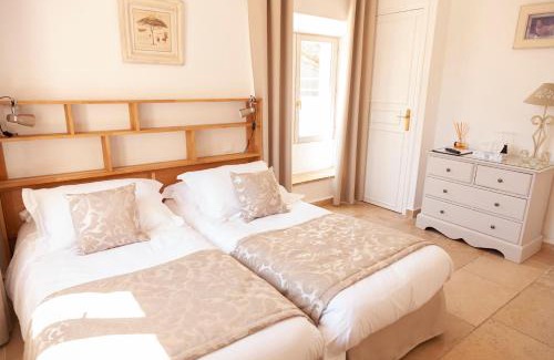 Cabris Hotel | Inviting Auberge du Vieux Château: Family-Friendly Escape