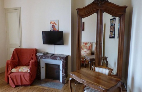 Pierre-Buffiere Hotel | Discover Auberge Dupuytren: Rated 8.8 with Pool & Spa