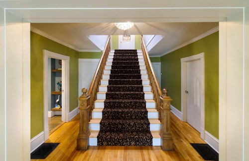 Shediac Hotel | Budget-Friendly Stay at Auberge Gabriele Inn with Breakfast