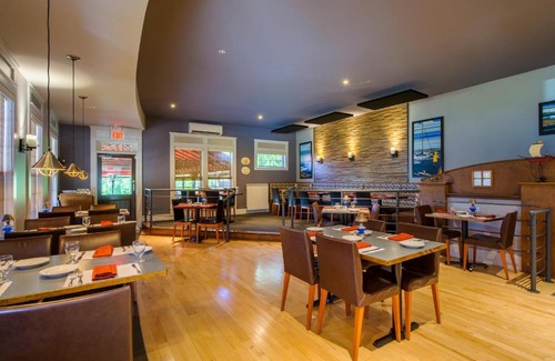 Shediac Hotel | Budget-Friendly Stay at Auberge Gabriele Inn with Breakfast
