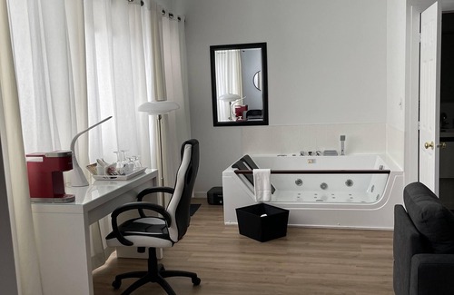 Sainte-Agathe-des-Monts Hotel | Experience Relaxation at Auberge Hôtel Spa Watel