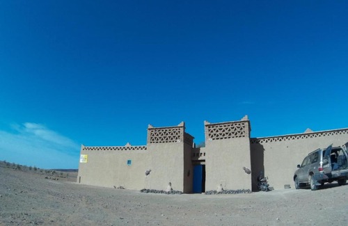 Taouz Hotel | Discover Auberge Hassi Ouzina: Family-Friendly Retreat