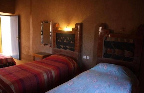 Taouz Hotel | Discover Auberge Hassi Ouzina: Family-Friendly Retreat