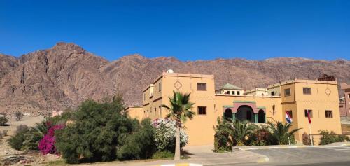 Asgaour Hotel | Experience Auberge Kasbah Chez Amaliya: Family-Friendly Oasis