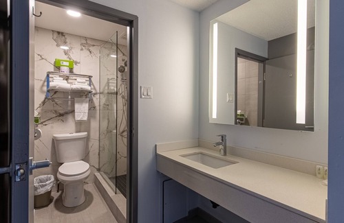 Mont-Laurier Hotel | Eco-Friendly Stay at Auberge l'Étape with Breakfast Included