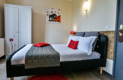 Urt Hotel | Experience Auberge L'Estanquet: 9/10 Rated Retreat