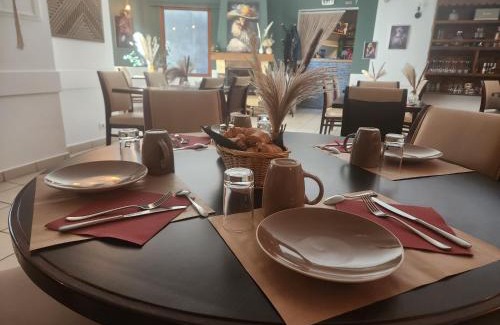 Avrieux House | Discover Auberge La Cascade: Pet-Friendly Retreat Awaits