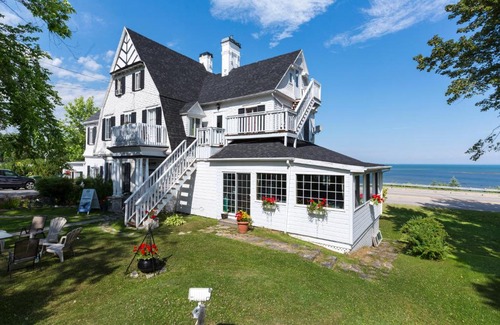 Pointe-au-Pic Hotel | Welcoming Auberge La Marmite: Guest Rated 9/10 & Family-Friendly